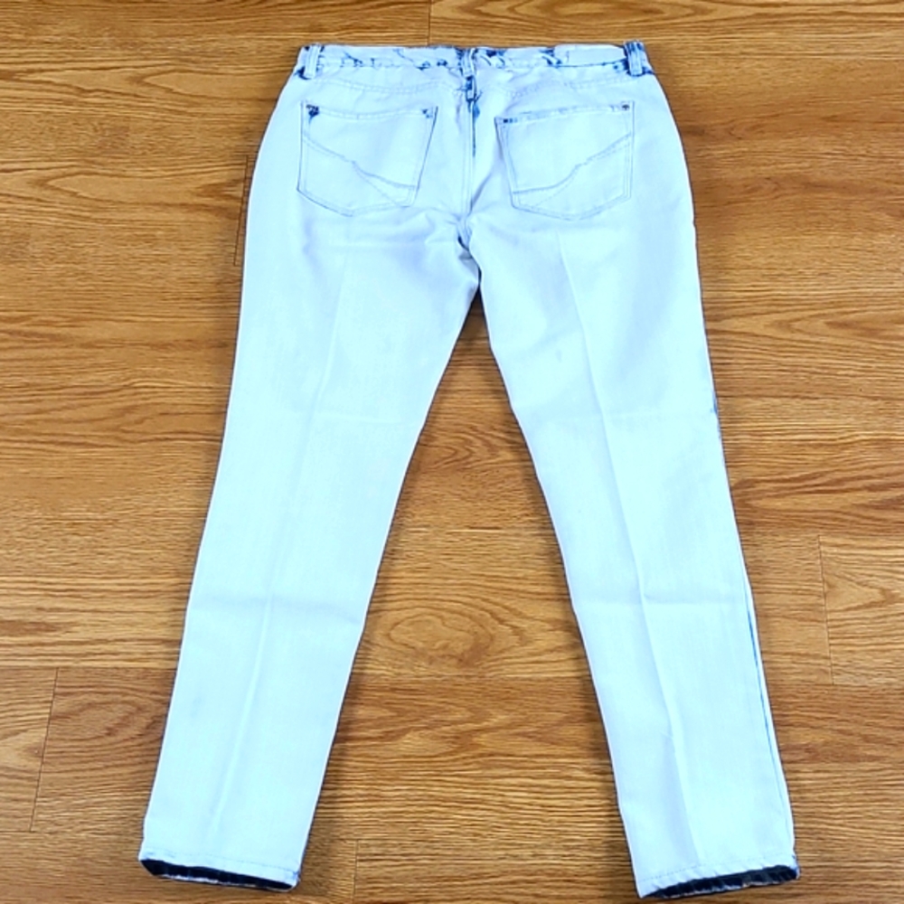 DKNY JEANS 6 CITY BOYFRIEND BLEECH WASH - Picture 3 of 8